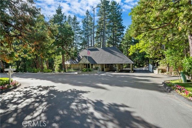28027 Peninsula Drive, Lake Arrowhead, CA 92352