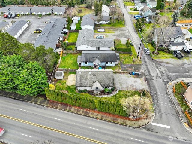 1706 E Pioneer Way, Puyallup, WA 98372