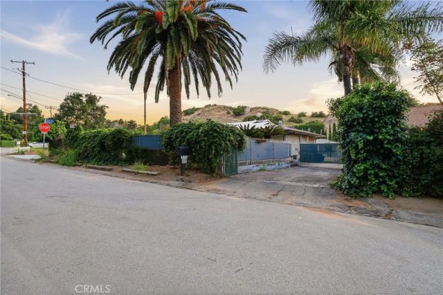 9711 Wheatland, Sunland, CA 91040