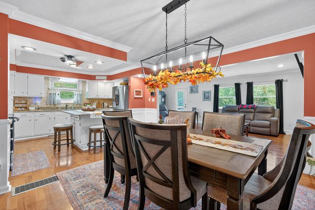 635 Richmond Road, Berea, KY 40403