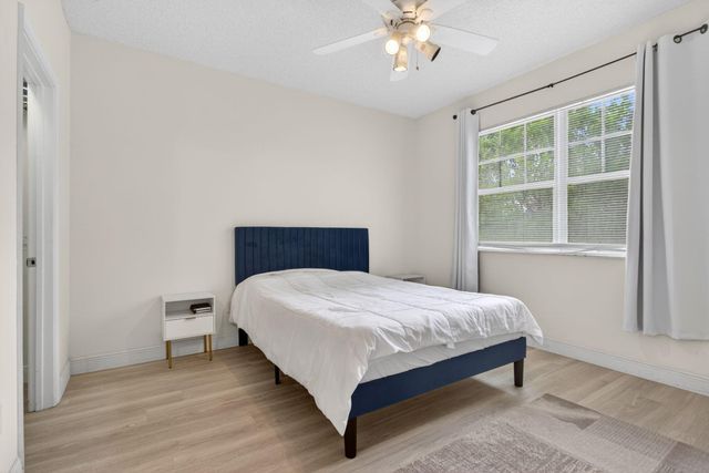 5880 W SAMPLE Road 206, Coral Springs, FL 33067