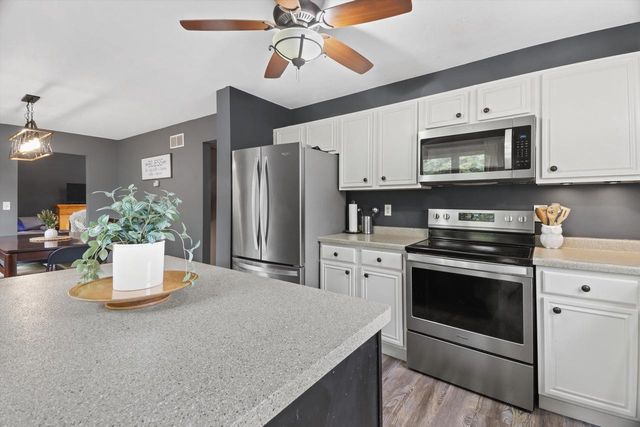 2606 Park Forest DRIVE, West Bend, WI 53090