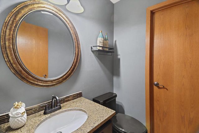 2606 Park Forest DRIVE, West Bend, WI 53090