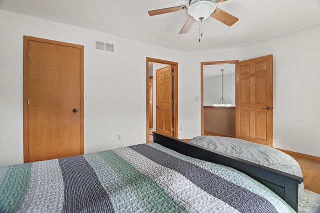 2606 Park Forest DRIVE, West Bend, WI 53090