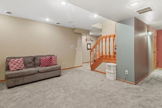 2606 Park Forest DRIVE, West Bend, WI 53090