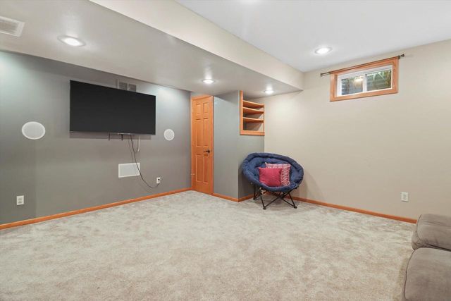 2606 Park Forest DRIVE, West Bend, WI 53090