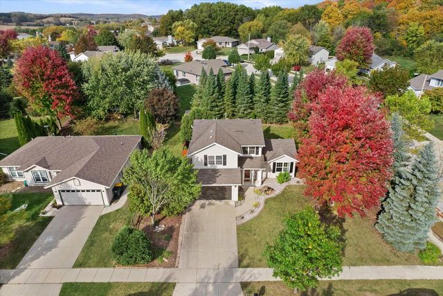 2606 Park Forest DRIVE, West Bend, WI 53090