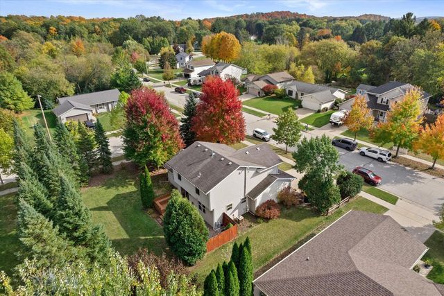 2606 Park Forest DRIVE, West Bend, WI 53090