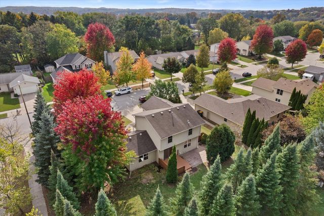 2606 Park Forest DRIVE, West Bend, WI 53090