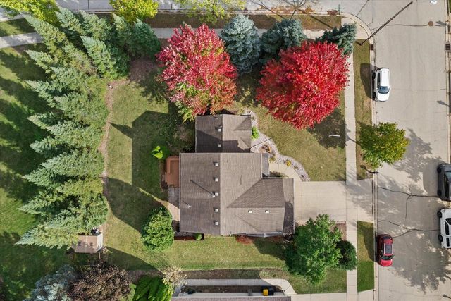 2606 Park Forest DRIVE, West Bend, WI 53090