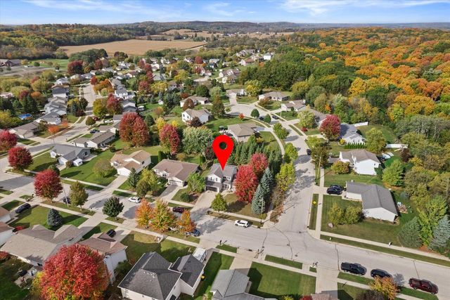 2606 Park Forest DRIVE, West Bend, WI 53090