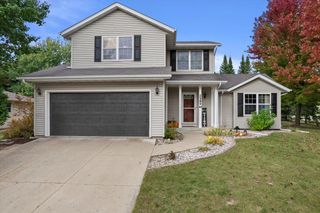2606 Park Forest DRIVE, West Bend, WI 53090