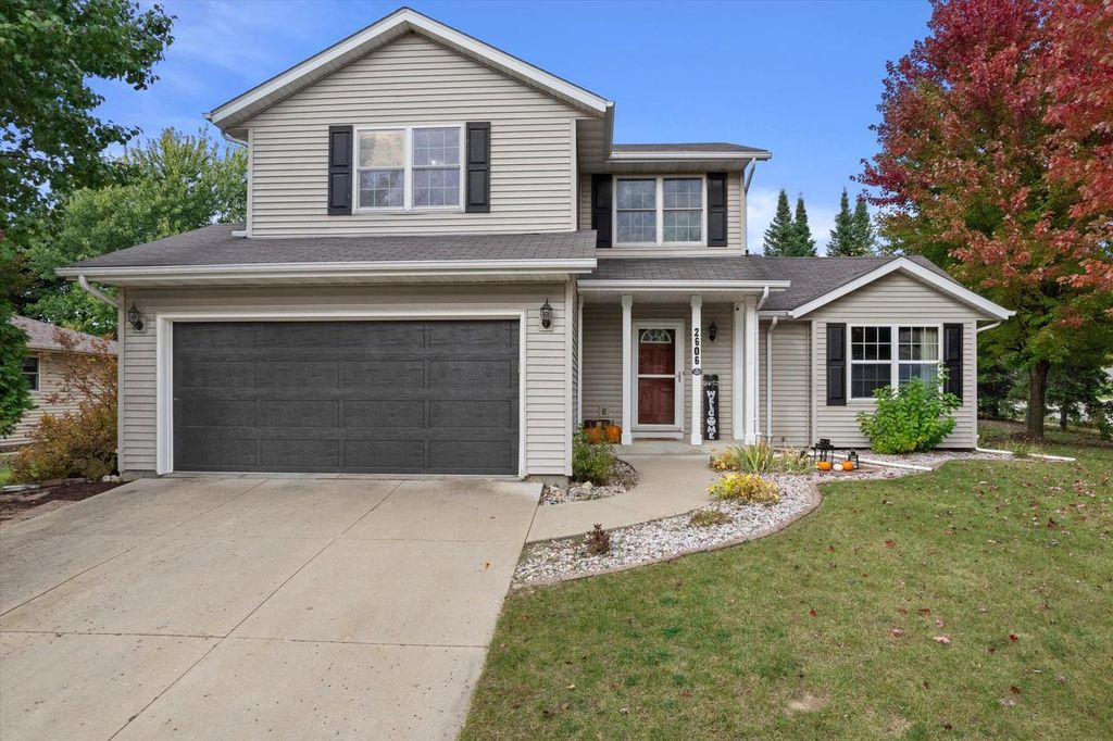 2606 Park Forest DRIVE, West Bend, WI 53090