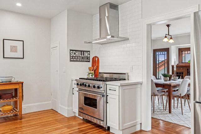 1108 E 33Rd St, Oakland, CA 94610