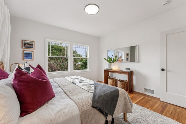 1108 E 33Rd St, Oakland, CA 94610