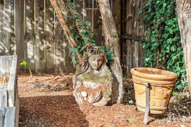 1108 E 33Rd St, Oakland, CA 94610