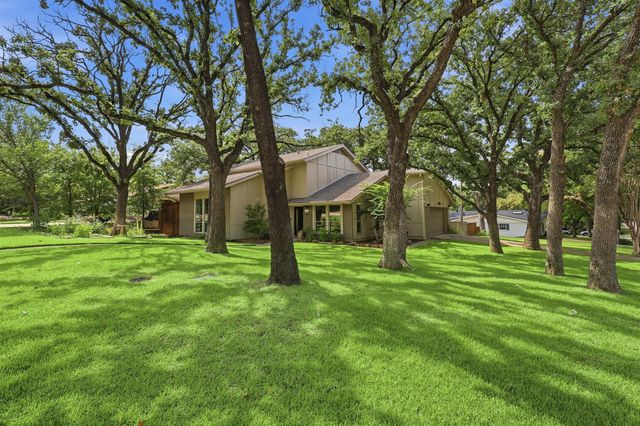 858 Highland Village Road, Highland Village, TX 75077