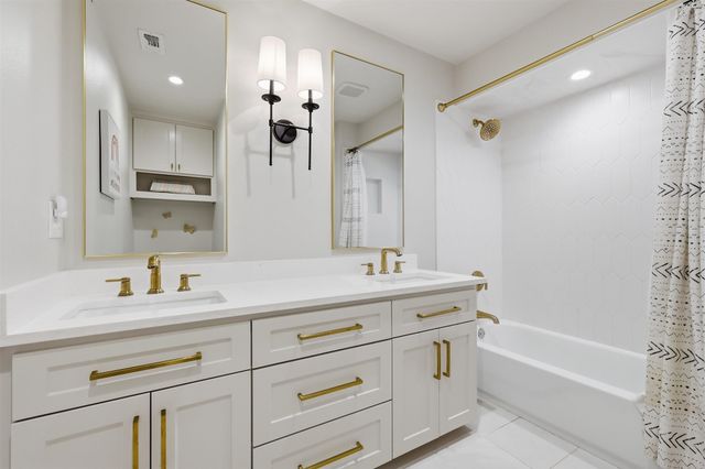 858 Highland Village Road, Highland Village, TX 75077