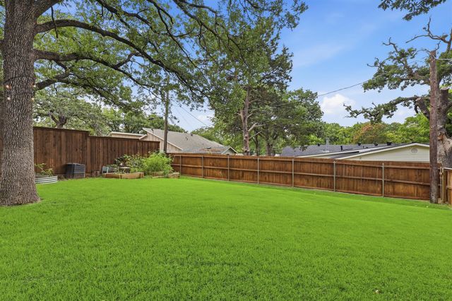 858 Highland Village Road, Highland Village, TX 75077