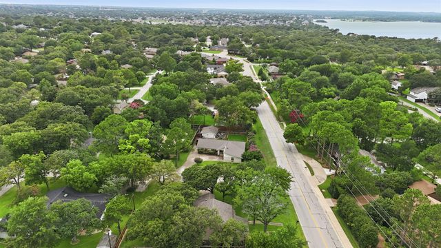 858 Highland Village Road, Highland Village, TX 75077