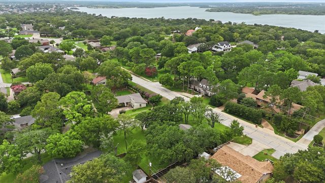 858 Highland Village Road, Highland Village, TX 75077