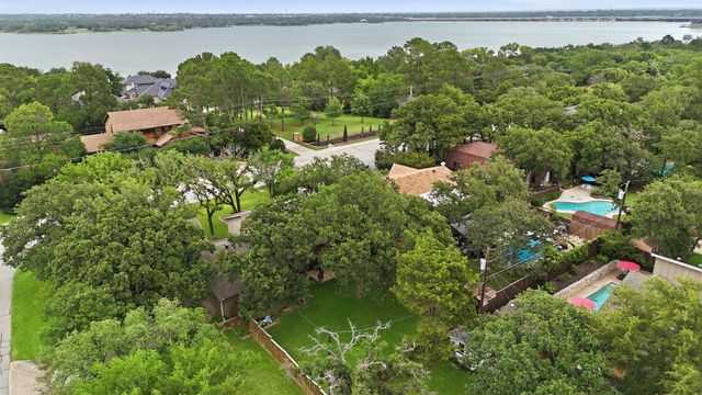 858 Highland Village Road, Highland Village, TX 75077