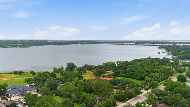858 Highland Village Road, Highland Village, TX 75077