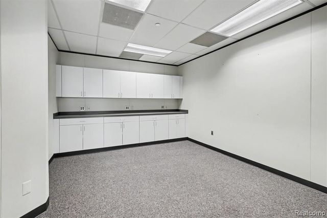 1 Parklane Boulevard, Dearborn, MI 48126