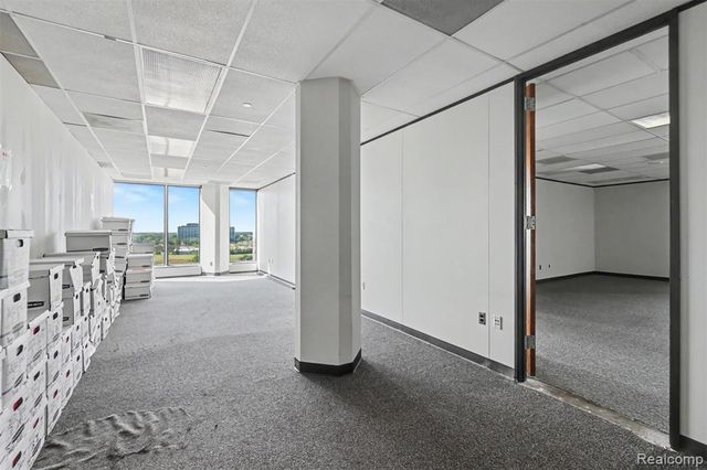 1 Parklane Boulevard, Dearborn, MI 48126