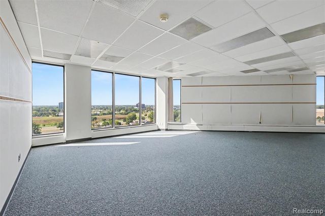 1 Parklane Boulevard, Dearborn, MI 48126