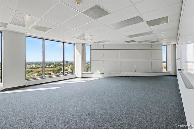 1 Parklane Boulevard, Dearborn, MI 48126