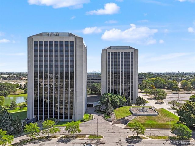 1 Parklane Boulevard, Dearborn, MI 48126