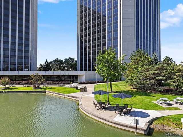1 Parklane Boulevard, Dearborn, MI 48126