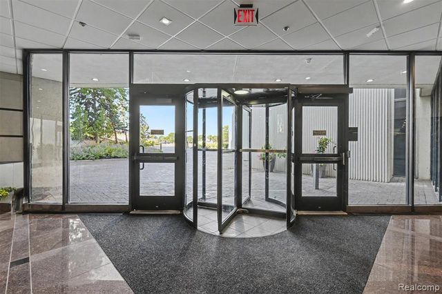 1 Parklane Boulevard, Dearborn, MI 48126