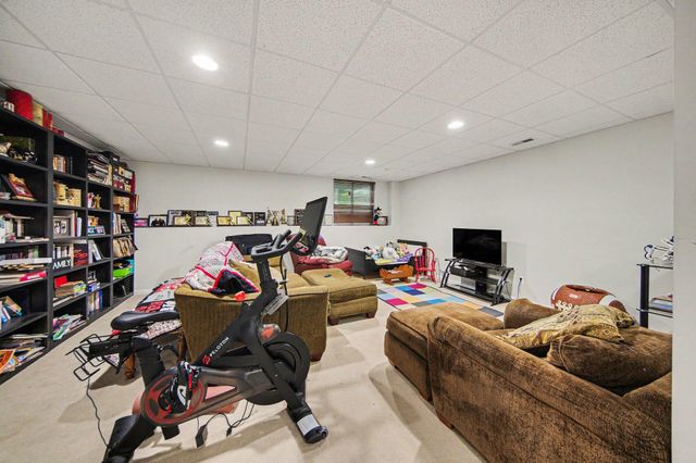 627 Jefferson Lane, Milan, MI 48160