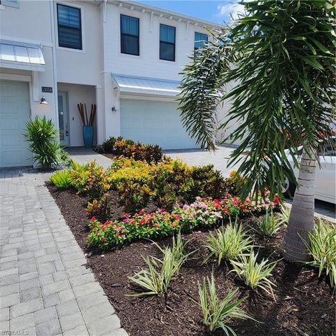 13058 Pembroke DR, Naples, FL 34105