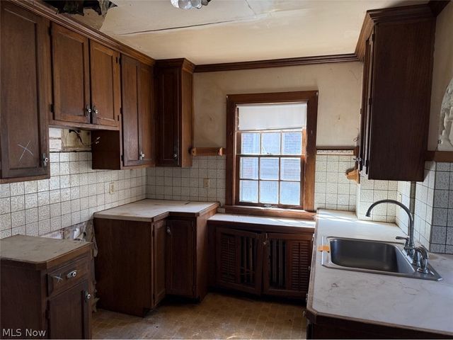 16173 Glynn Road, East Cleveland, OH 44112