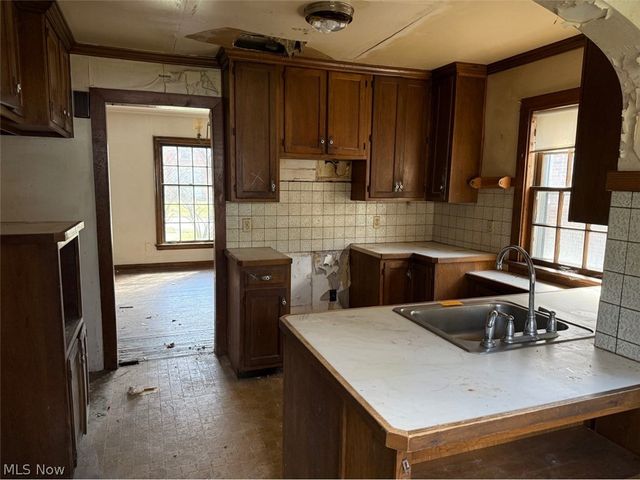 16173 Glynn Road, East Cleveland, OH 44112