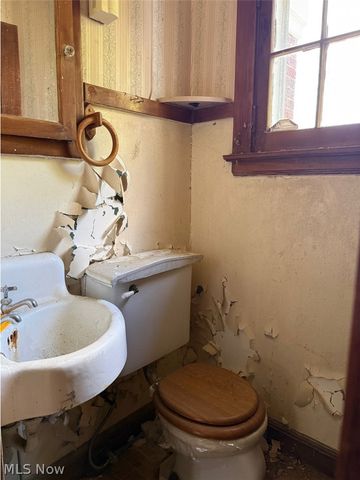 16173 Glynn Road, East Cleveland, OH 44112