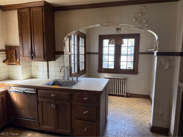 16173 Glynn Road, East Cleveland, OH 44112