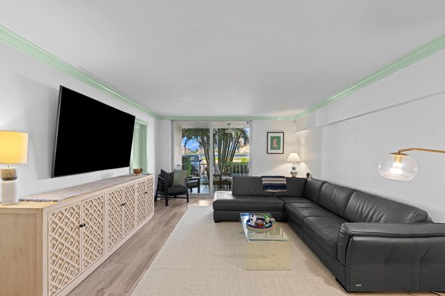 917 N FLAGLER Drive 108, West Palm Beach, FL 33401