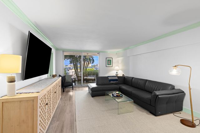 917 N FLAGLER Drive 108, West Palm Beach, FL 33401