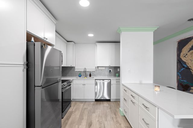 917 N FLAGLER Drive 108, West Palm Beach, FL 33401