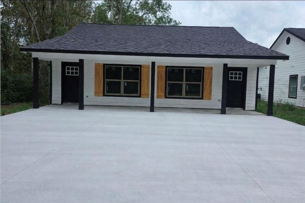 3514 Hunnicutt Street B, Dayton, TX 77535