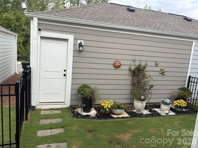 10121 Mamillion Drive, Huntersville, NC 28078