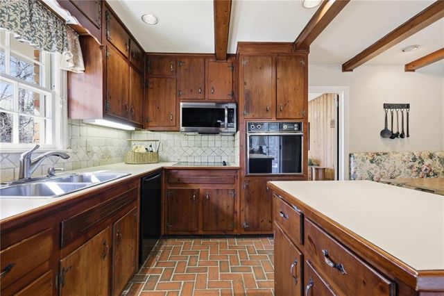 6900 Castleton NW Drive, Atlanta, GA 30328