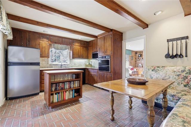 6900 Castleton NW Drive, Atlanta, GA 30328