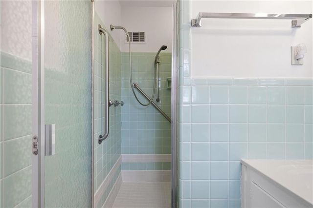 6900 Castleton NW Drive, Atlanta, GA 30328