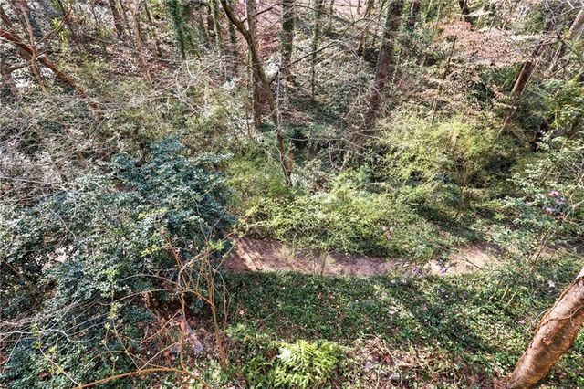 6900 Castleton NW Drive, Atlanta, GA 30328