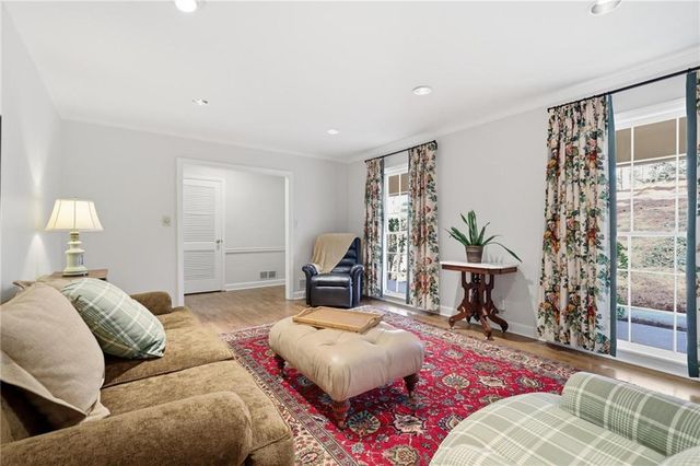 6900 Castleton NW Drive, Atlanta, GA 30328